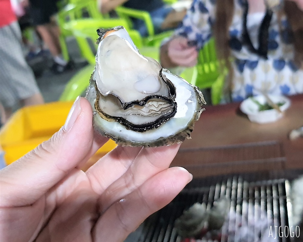 東港牛哥海鮮碳烤 牡蠣好新鮮 也有熱炒 東港晚餐消夜推薦