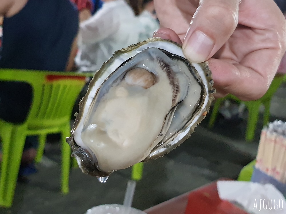 東港牛哥海鮮碳烤 牡蠣好新鮮 也有熱炒 東港晚餐消夜推薦