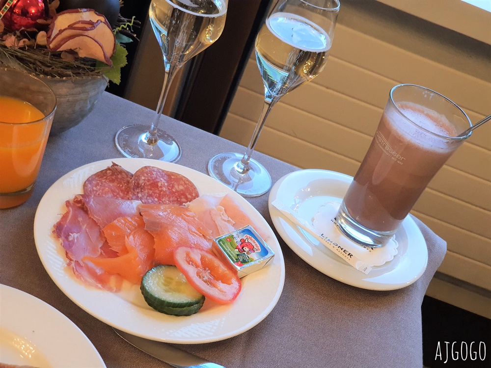 因特拉根飯店推薦：貝烏里瓦奇林德納大酒店 Hotel Beau Rivage Interlaken 經典雙人房、早餐分享