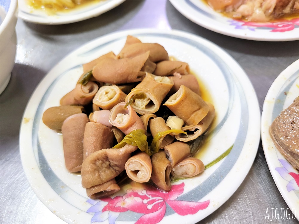 嘉義 金門魯肉飯 生意很好的宵夜小吃攤 筒仔米糕還行