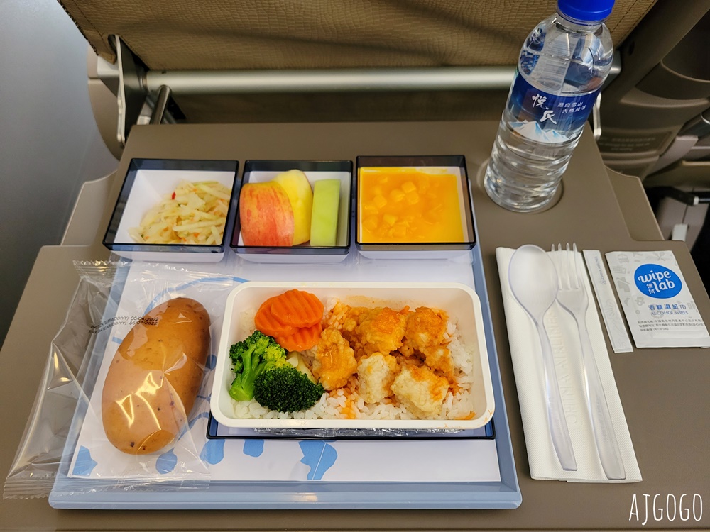 搭飛機去泰國 華航 A350豪華經濟艙、飛機餐 桃園>曼谷 CI831