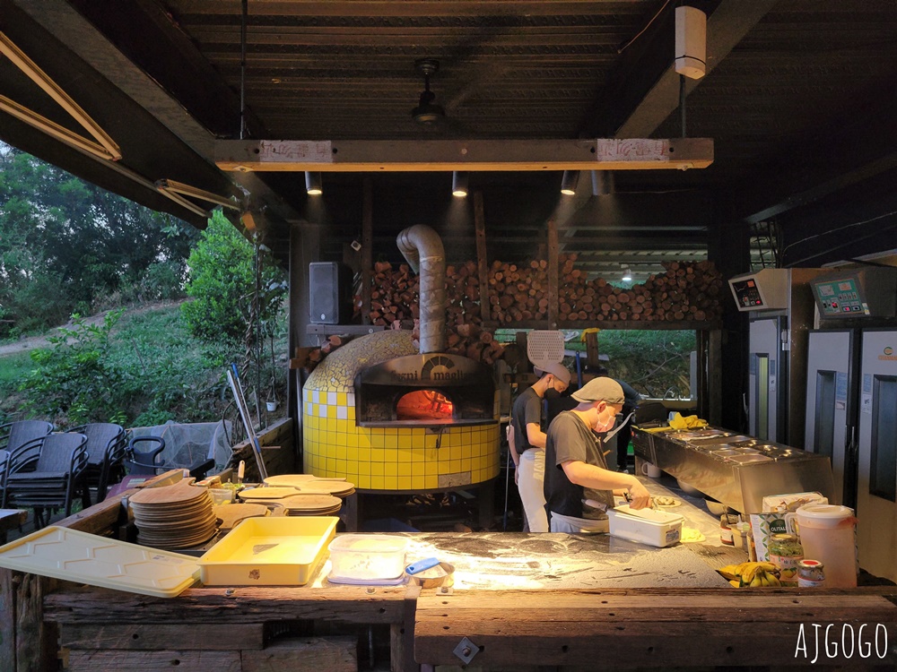 空ㄟ農場 宜蘭礁溪景觀餐廳 吃Pizza看百萬夜景很可以 接駁車、停車場分享