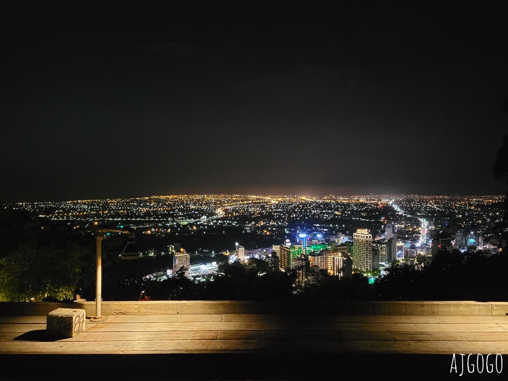 空ㄟ農場 宜蘭礁溪景觀餐廳 吃Pizza看百萬夜景很可以 接駁車、停車場分享