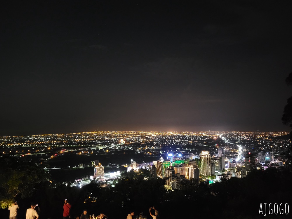 空ㄟ農場 宜蘭礁溪景觀餐廳 吃Pizza看百萬夜景很可以 接駁車、停車場分享