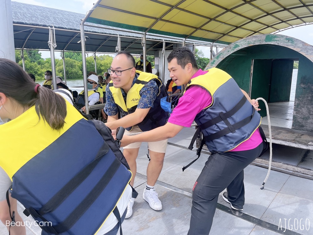 台南景點 台江漁樂園 搭船遊台江 近距離看紅樹林 台灣版亞馬遜河