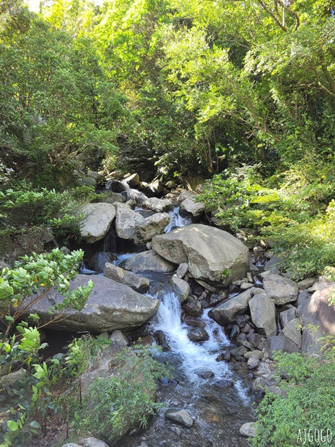 滿月圓國家森林遊樂區 好走的親子森林步道 沿著溪谷找大瀑布 便宜門票