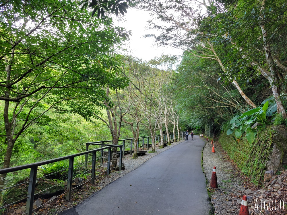 滿月圓國家森林遊樂區 好走的親子森林步道 沿著溪谷找大瀑布 便宜門票