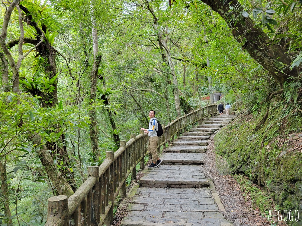 滿月圓國家森林遊樂區 好走的親子森林步道 沿著溪谷找大瀑布 便宜門票