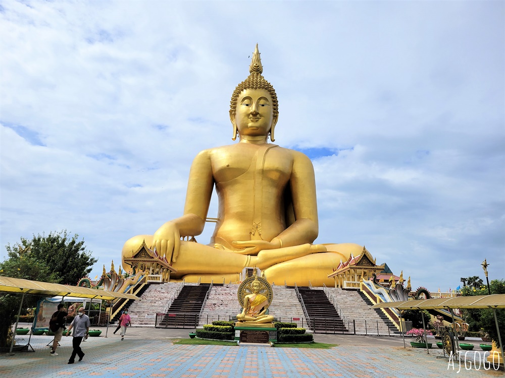 泰國最高佛像 Wat Muang 紅統廊曼寺的巨大金佛