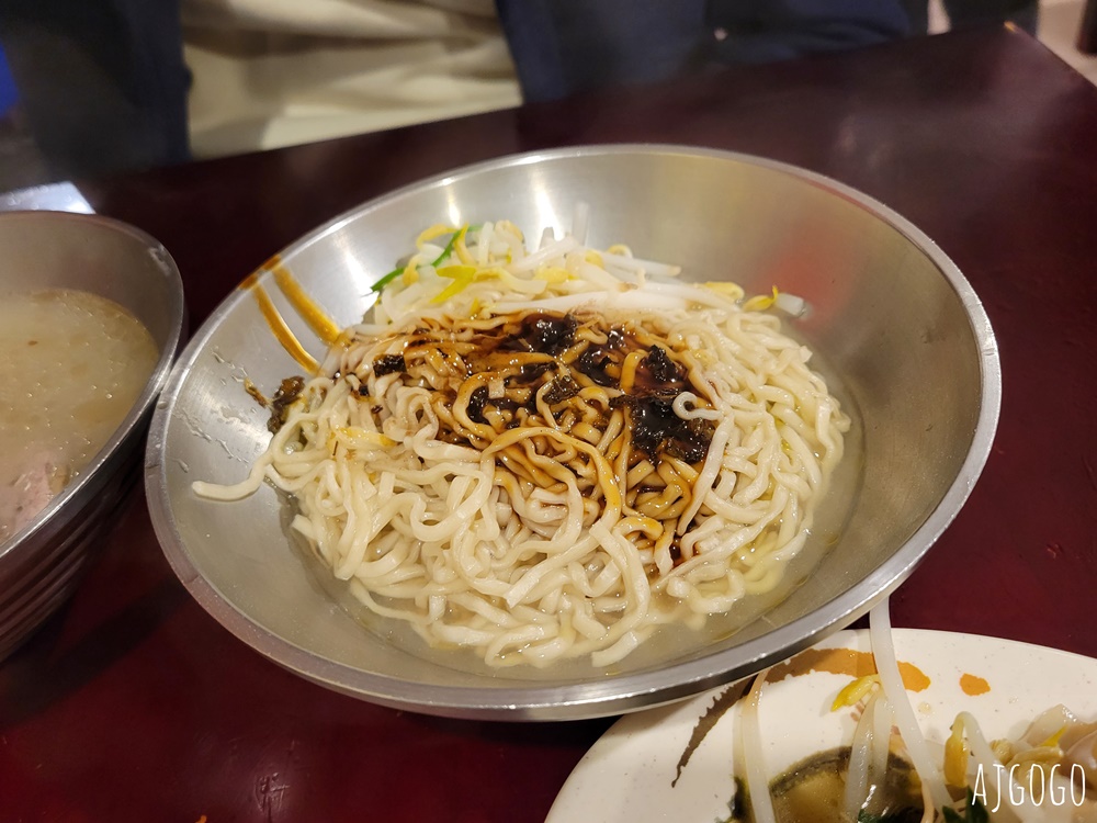 桃園美食南平鵝肉 藝文特區排隊美食 煙燻鵝肉、魯肉飯好吃