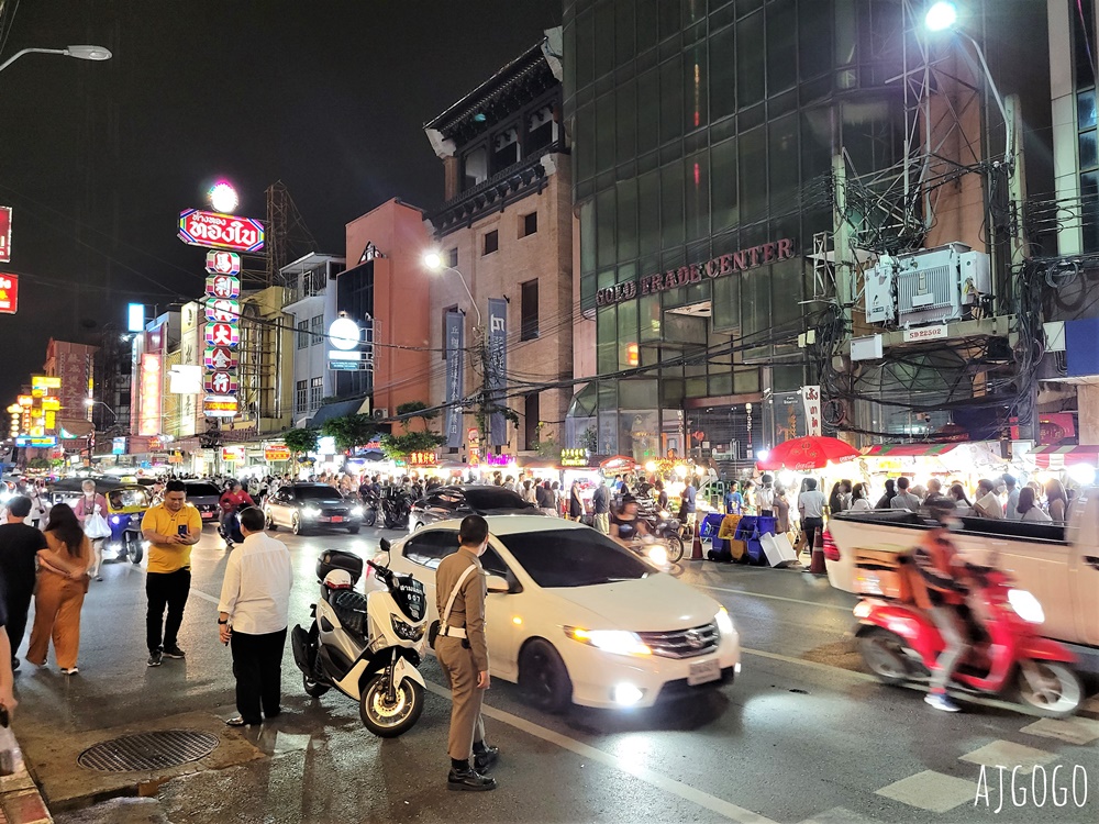 曼谷中國城美食 擁擠熱鬧的大街夜市 曼谷最有活力的夜生活之一