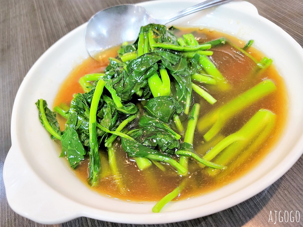 香港金寶茶餐廳 館前店 台中老牌港式茶餐廳 煲仔飯、鮮蝦腐皮捲好吃