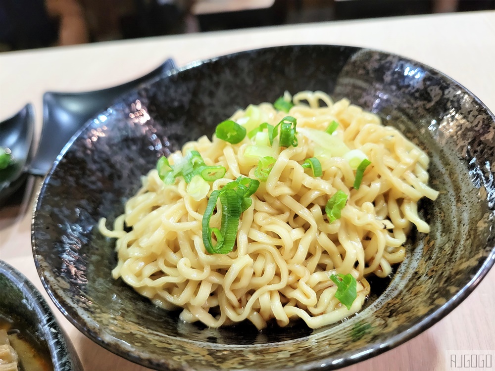 台南美食 盛田滷味 在地人推薦的平價熱滷味 麻辣口味好好吃