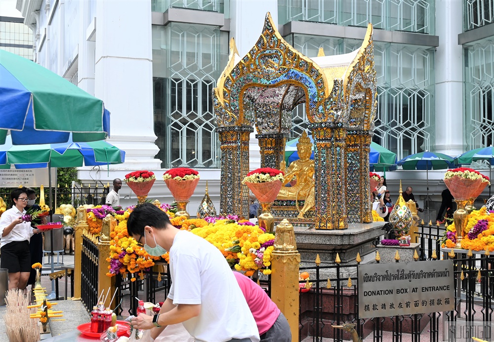 曼谷四面佛 怎麼拜？ 午餐吃曼谷人推薦的泰國餐廳 Savoey上味泰餐館 The Mercury Ville@Chidlom