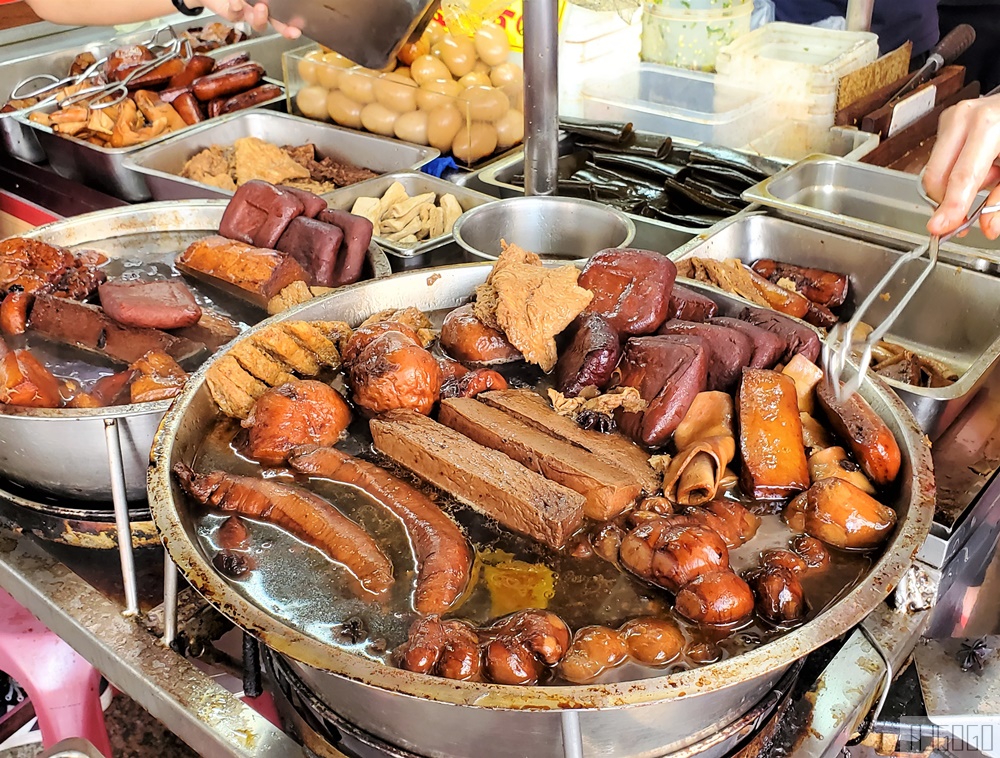 大溪美食 老阿伯現滷豆干、小鎮豆花