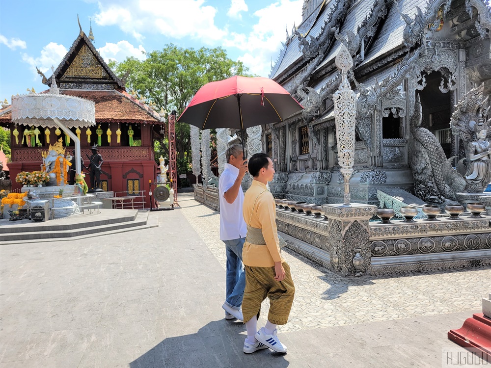 清邁泰服 Baan Orjao 傳統泰服租借 可以請攝影師外拍與專車接送