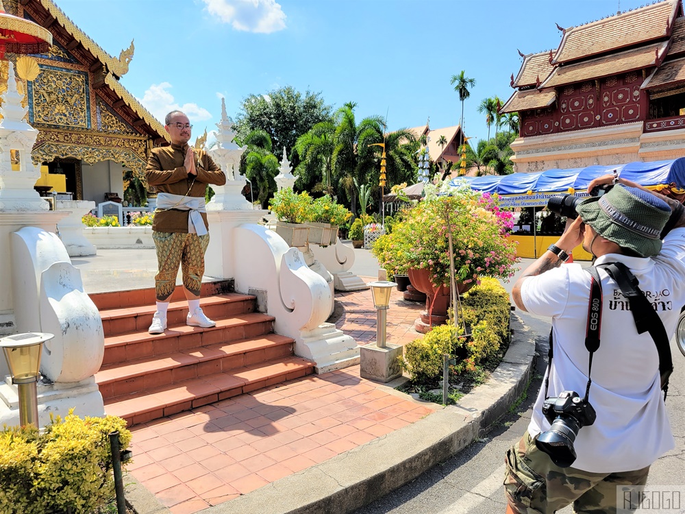 清邁泰服 Baan Orjao 傳統泰服租借 可以請攝影師外拍與專車接送