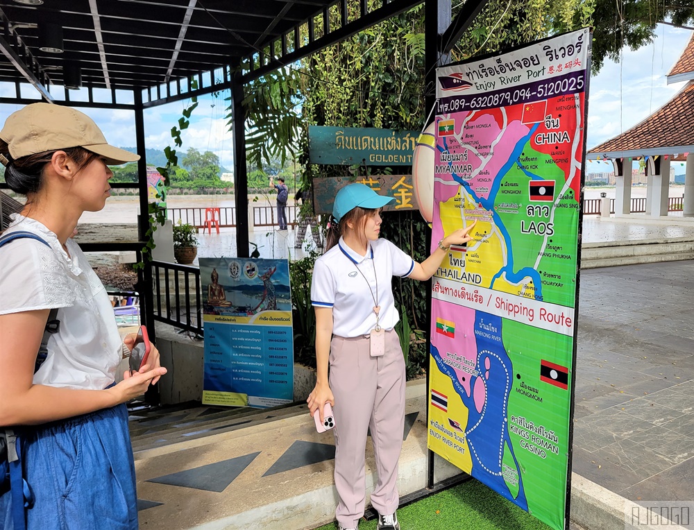 清邁出發 去清萊一日遊 白廟、藍廟、黑廟、長頸村與金三角遊船