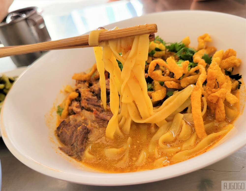 2025清邁美食 泰北咖哩湯麵 Khao Soi Maesai 米其林推薦 尼曼區最有人氣的咖哩湯麵之一