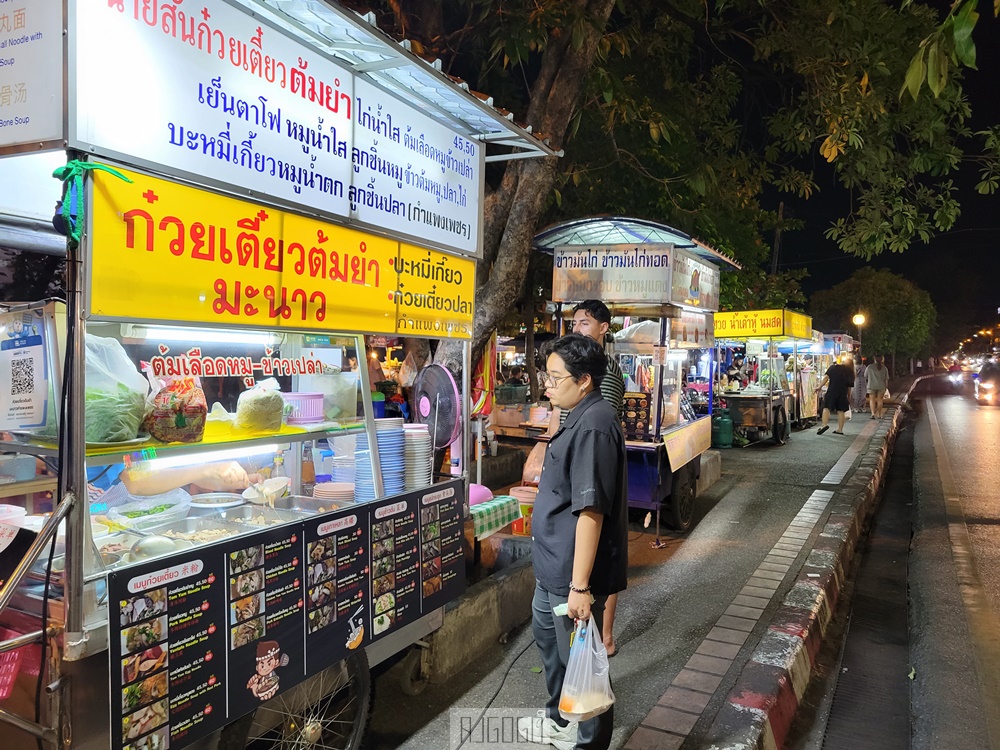 清邁門市場 銅板小吃集散地 每天都有營業