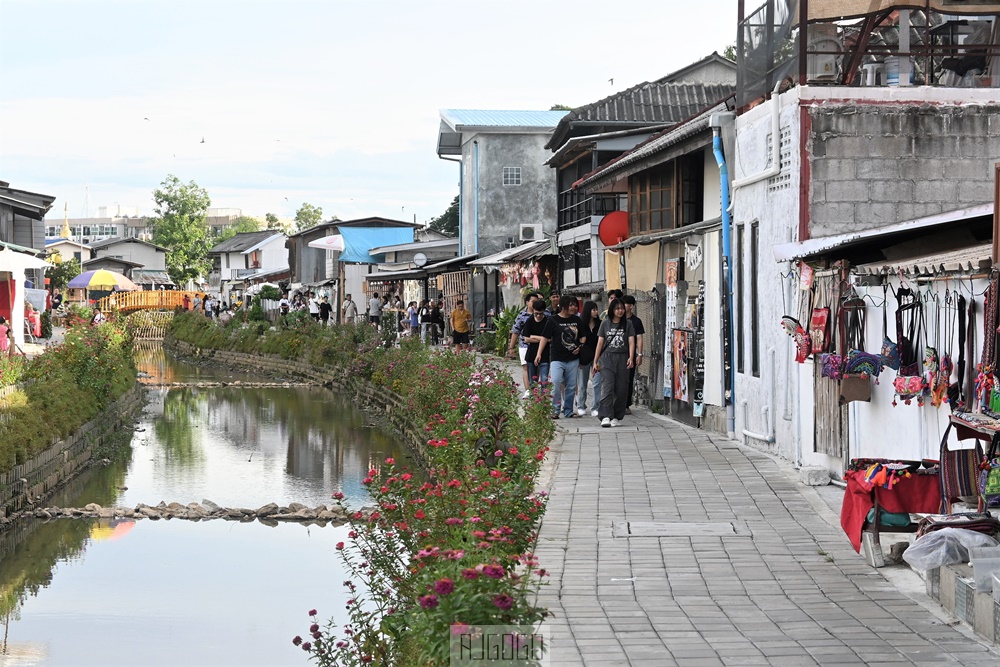 2024清邁 湄卡運河市集 Khlong Mae Kha 古護城河改造日泰混搭風格夜市