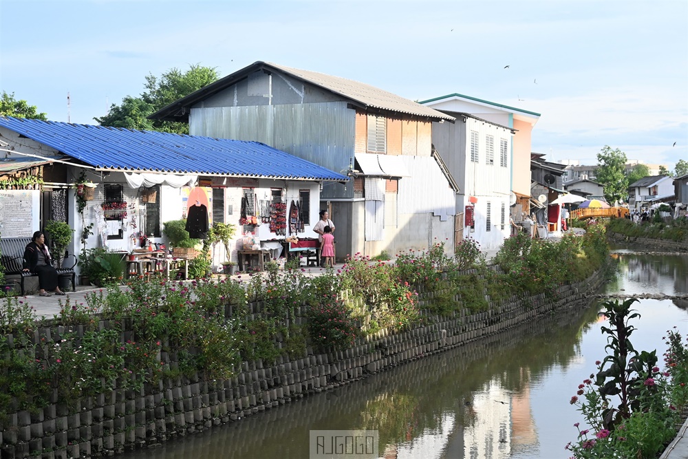 2024清邁 湄卡運河市集 Khlong Mae Kha 古護城河改造日泰混搭風格夜市