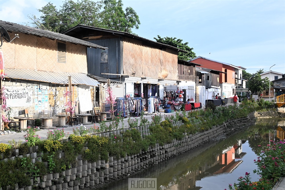 2024清邁 湄卡運河市集 Khlong Mae Kha 古護城河改造日泰混搭風格夜市