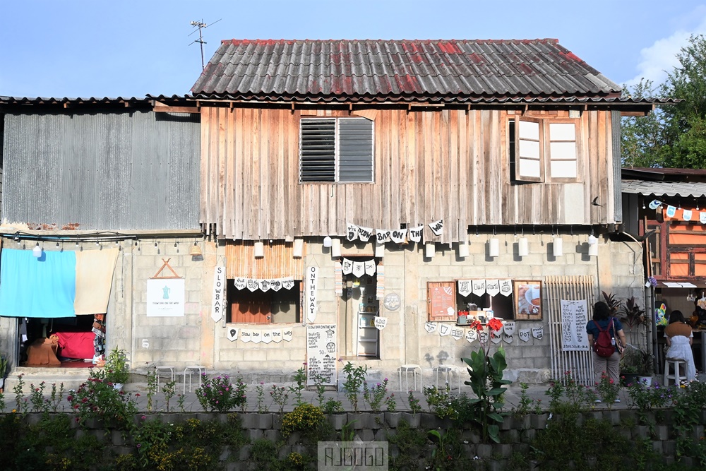 2024清邁 湄卡運河市集 Khlong Mae Kha 古護城河改造日泰混搭風格夜市