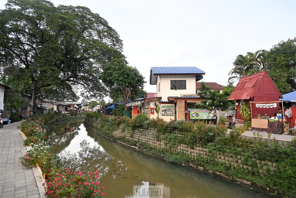 2024清邁 湄卡運河市集 Khlong Mae Kha 古護城河改造日泰混搭風格夜市