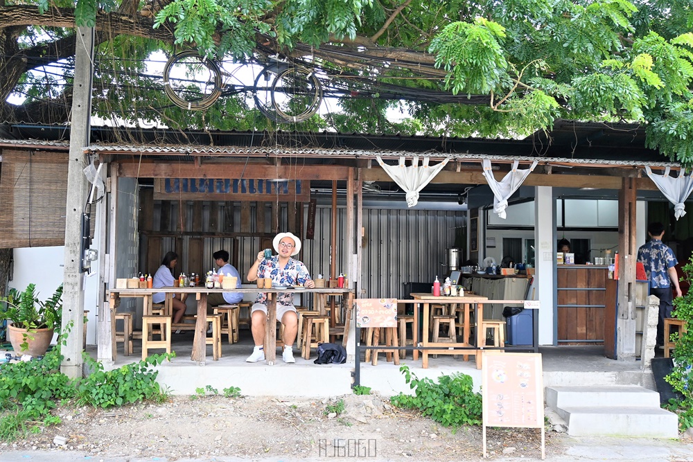 2025清邁美食 清邁網紅系早午餐 Black Gooseberry Chiangmai 4色卡士達醬吐司最吸睛