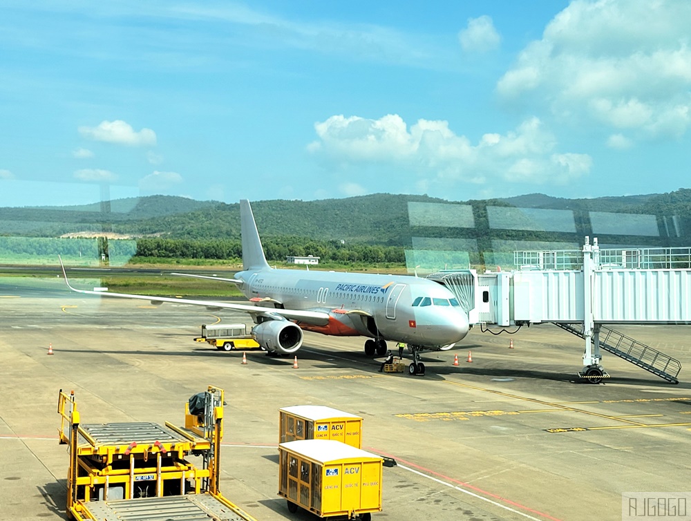 越南航空 富國島 > 胡志明市 > 桃園 經濟艙飛機餐、VN1824 / VN570 飛行報告