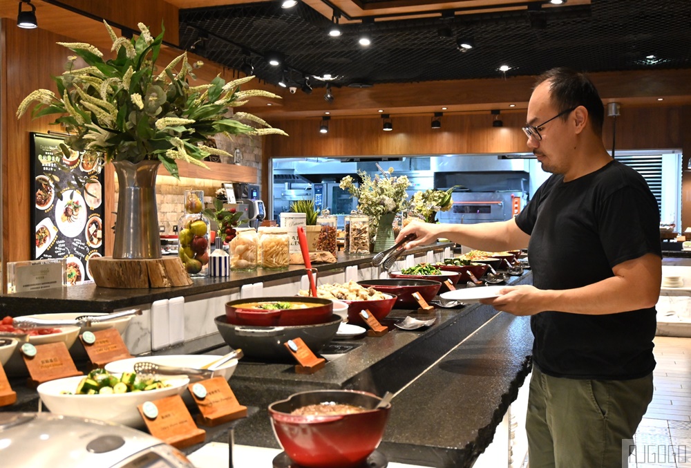 高雄素食吃到飽 蔬食百匯 Double Veggie 假日午餐 捷絲旅高雄站前館