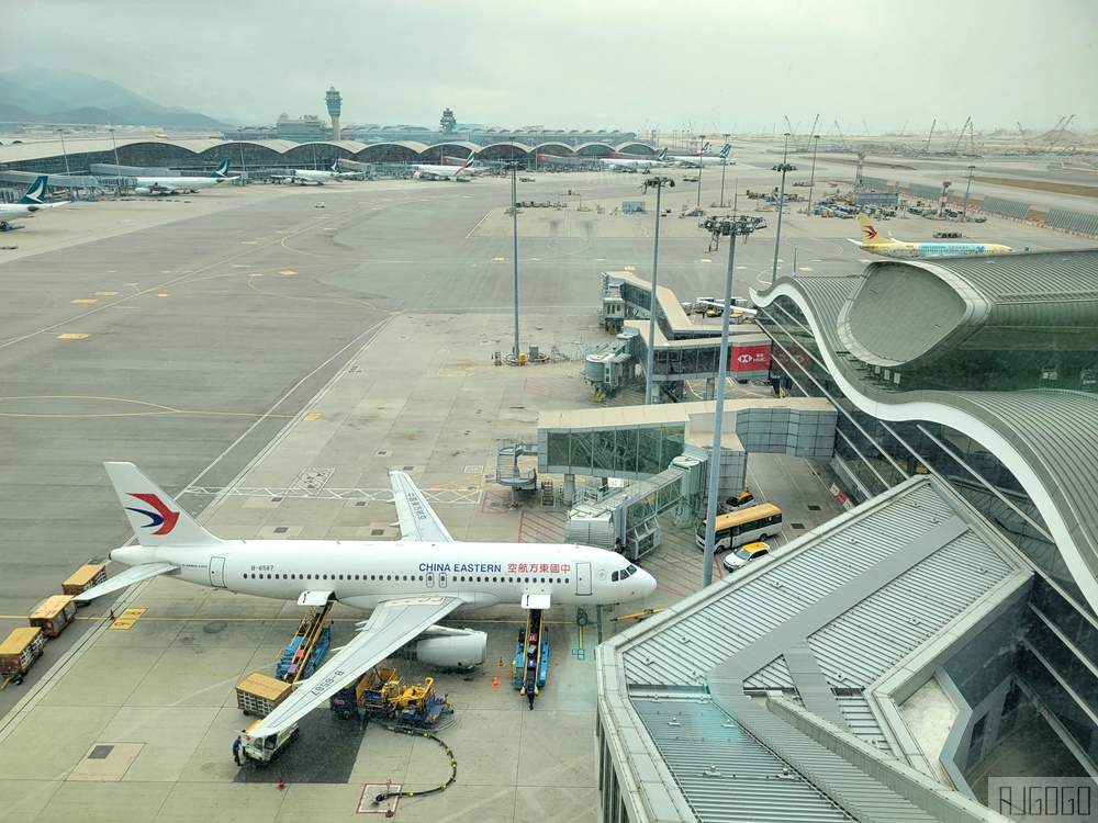 香港國際機場景點 天際走廊觀景台 步行可到T1衛星客運廊