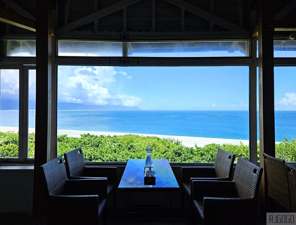 花蓮 原野牧場 七星潭海景咖啡廳 羊奶咖啡與羊奶吐司好吃