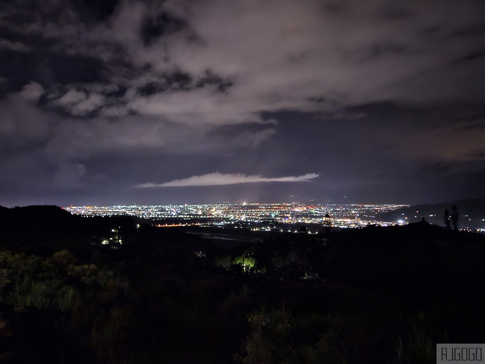 台東景點 月亮彎彎景觀咖啡 台東看夜景的地方