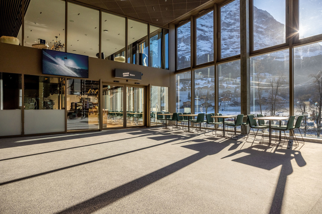 35 Grindelwald-Terminal-Bistro-Aussicht-Eiger-Abendstimmung.jpg