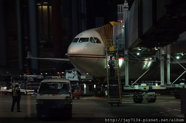 2013-04-16 阿堤哈德航空ETIHAD EY871 東京成田NRT-阿布達比AUH