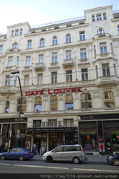 （美食布拉格）百年羅浮咖啡館Cafe Louvre 玫瑰色的法式風情