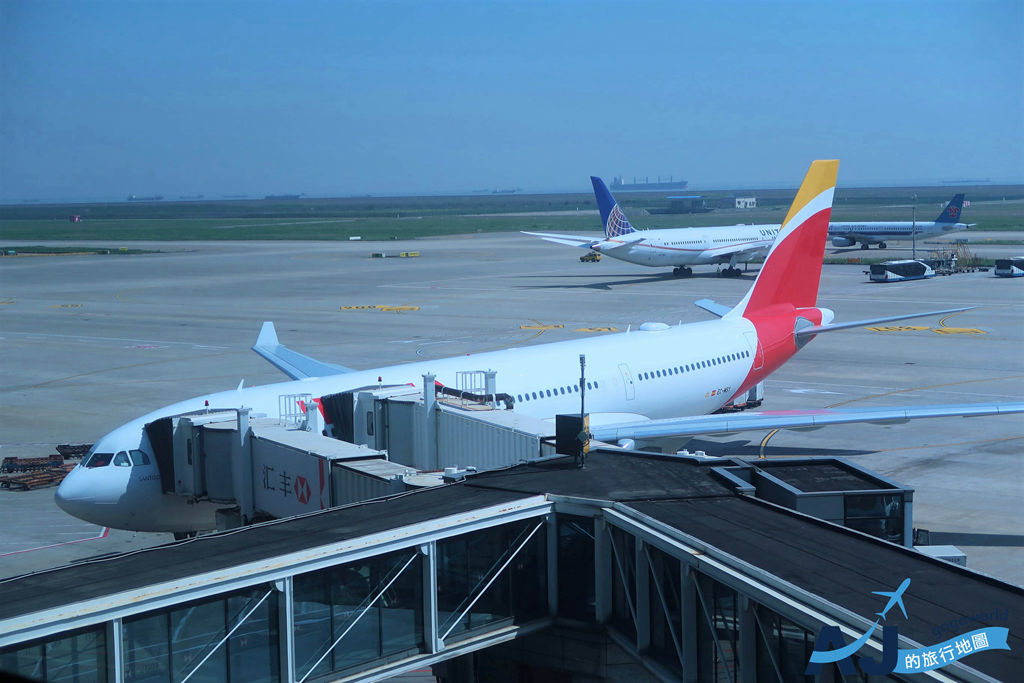 西班牙航空 Iberia IB6888 上海浦東PVG > 馬德里MAD A330-200經濟艙/商務艙 飛機餐、飛行經驗分享