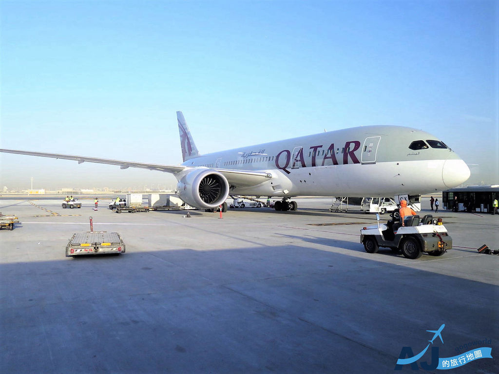 卡達航空 QR815 香港HKG > 杜哈DOH 787飛行紀錄與飛機餐、特別餐印度餐分享 來去杜哈機場轉機